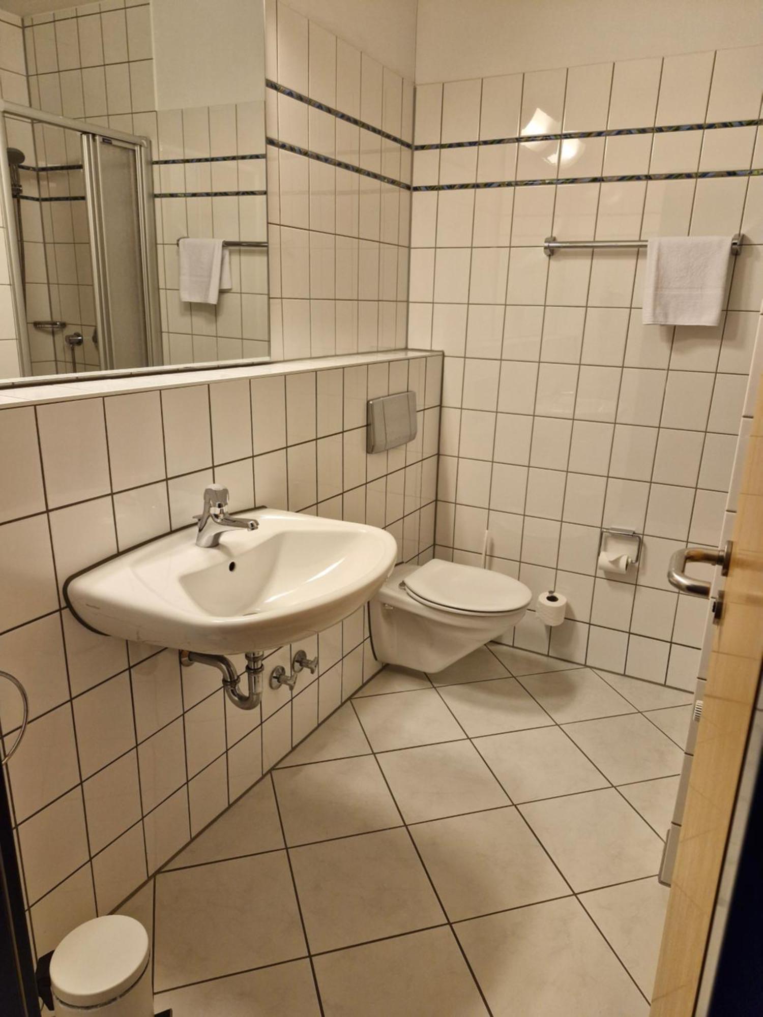 Gaestehaus Im Haus Des Kfz-gewerbes Hostel Dresden